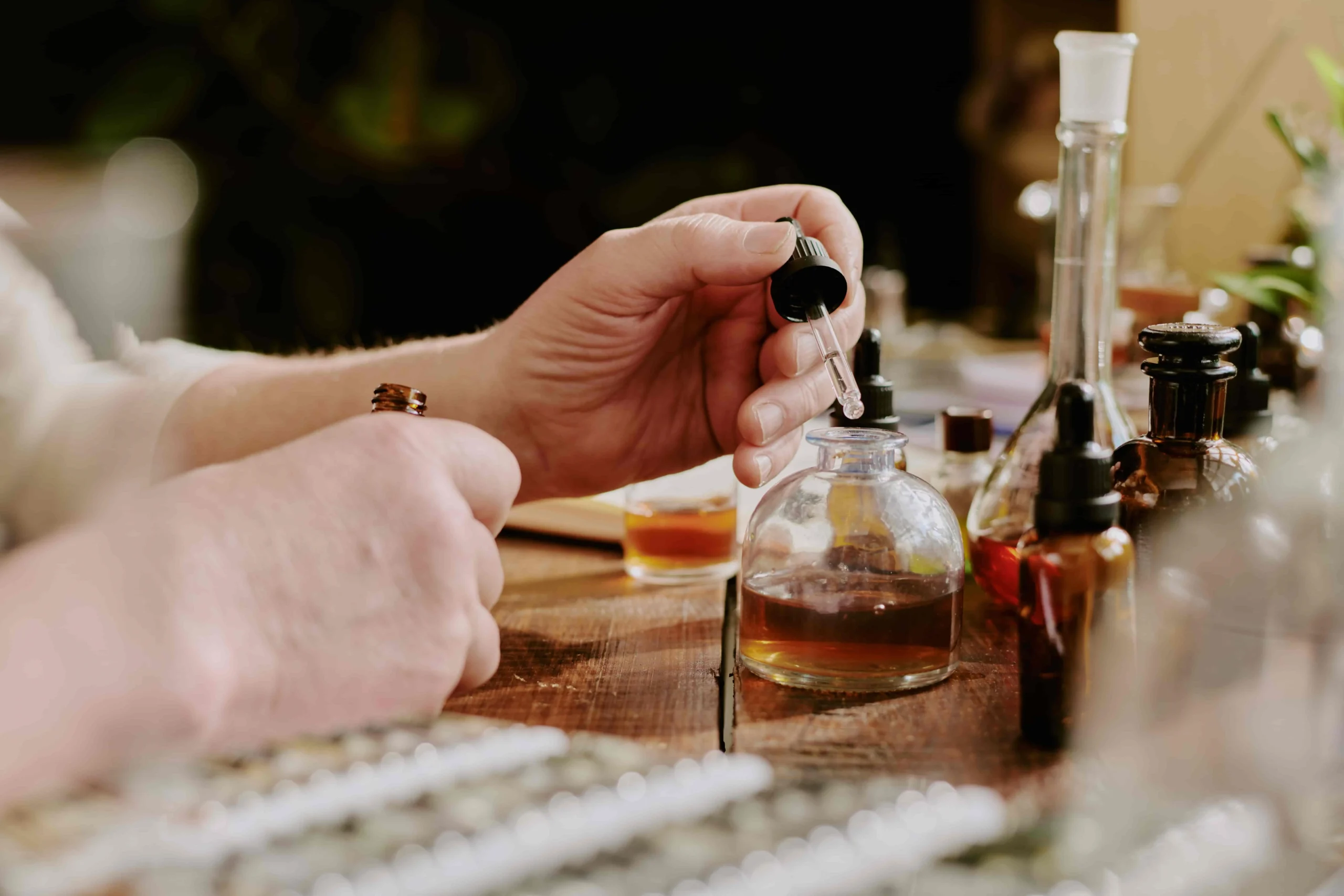 Fragrance oil dropper for diffuser use